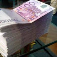 Creditul oferă împrumuturi între