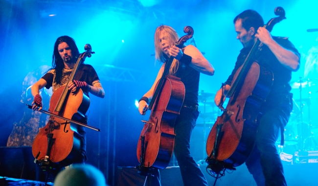 Sursa foto: wikipedia.org  Celebra trupă finlandeză Apocalyptica va concerta la Festivalul Artmania pe 1 august, în Piața Mare din Sibiu