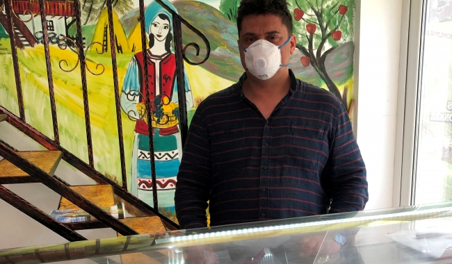 Mircea Nedelcu, căpitan de vas și întreprinzător, vă așteaptă la Băcănia Câmpenească din Piața Brotăcei