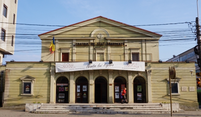 Sursa foto: www.101stiri.ro-Daniel TITIRICĂ Teatrul de Stat Constanța propune publicului, duminică, de la ora 19.00, spectacolul „Menajeria de sticlă”