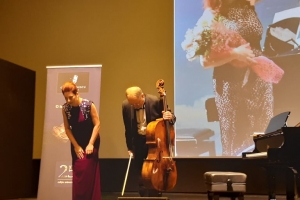 REGAL ENESCIAN PE SCENA DE LA MALUL MĂRII