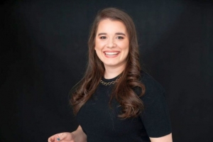 KIRA HAGI: 
