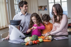 AVIZ ȘI CONSTĂNȚENILOR: ROBOTUL DE BUCĂTĂRIE THERMOMIX, UN MASTERCHEF ÎN FIECARE CASĂ!